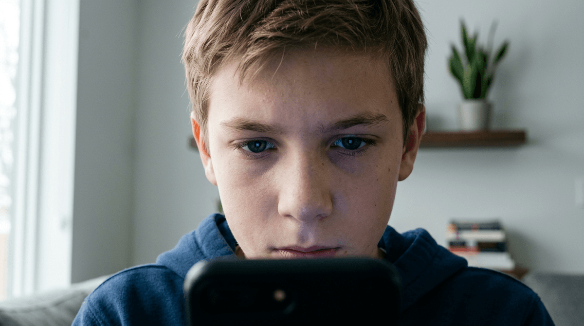 Illustration for Excessive Smartphone Use Erases the Eye’s Natural Blue Light Filters